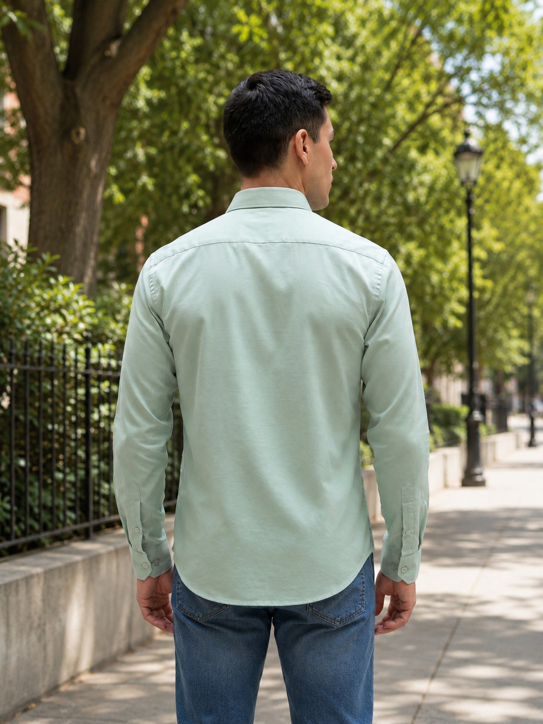 Men’s Solid Button-Down Collar Casual Shirt