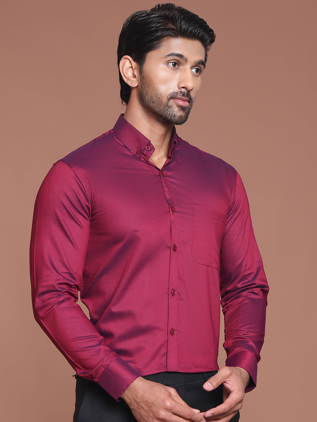 Close Up - Wine Solid Shirt Collar Detail