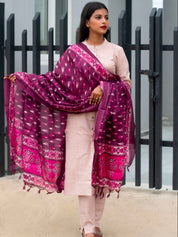 Jompers Women Pink Solid Kurta with Trousers & Dupatta